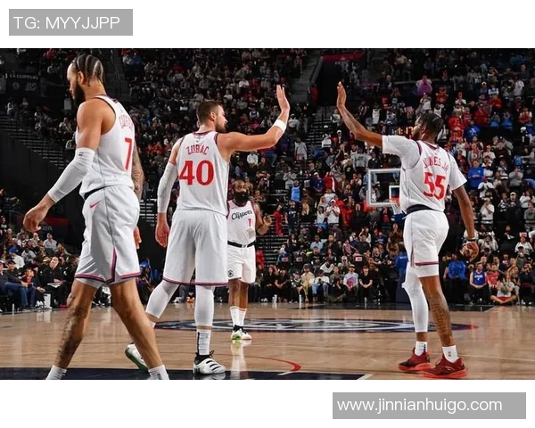 麦克丹尼尔斯全能表现助力球队17分6板5助2帽三分球命中率高达67